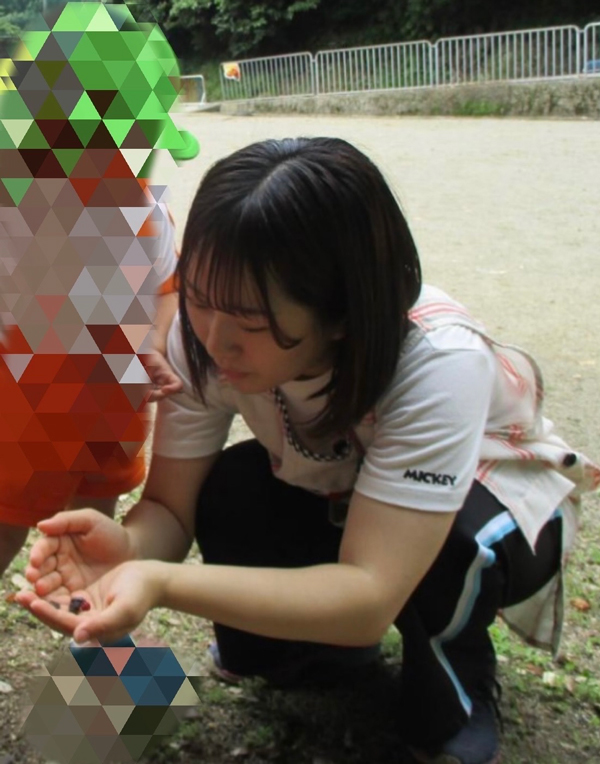 勤務中の濱上さんです