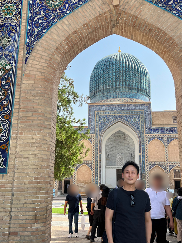 海外観光中の山下さんです